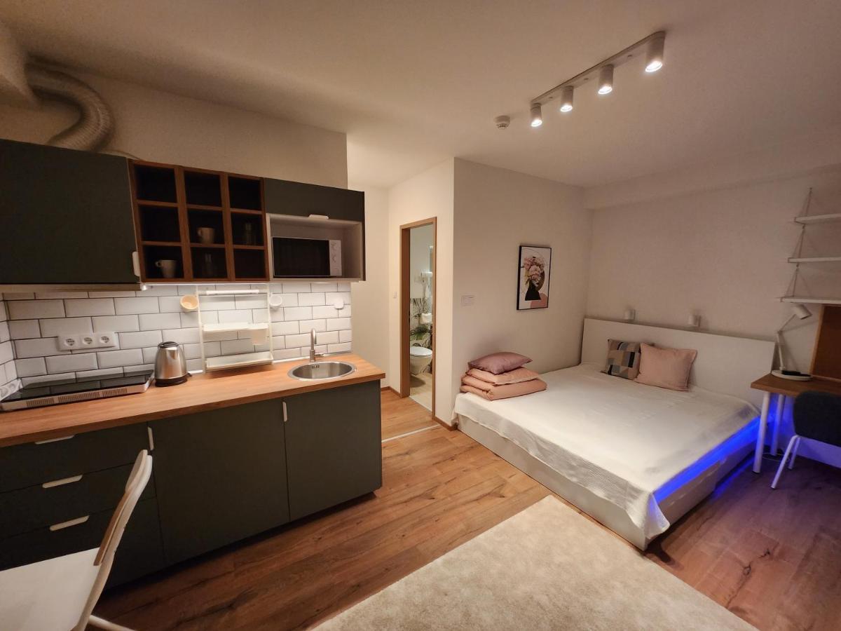 Apartman 18 Aparthotel Дебрецен Екстериор снимка