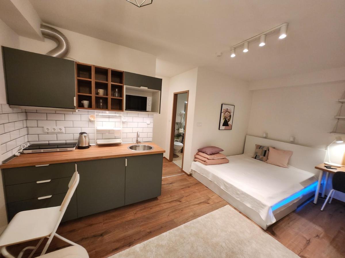Apartman 18 Aparthotel Дебрецен Екстериор снимка
